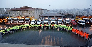 KÜÇÜKÇEKMECE’DE 7/24 KAR MESAİSİ