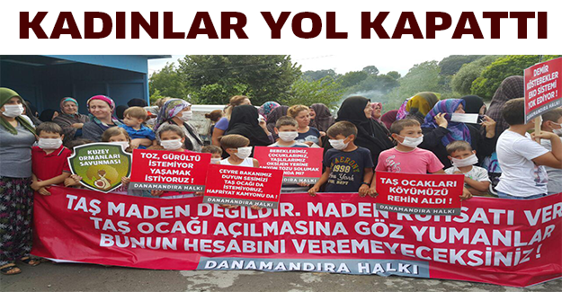 Kadınlar yol kapattı
