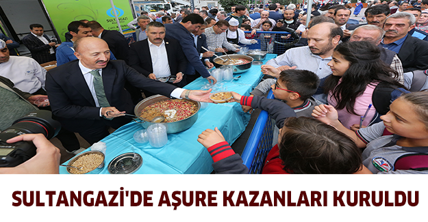 Sultangazi'de Aşure Kazanları Kuruldu