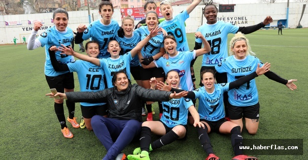 ATAŞEHİR BELEDİYESPOR KADIN FUTBOL TAKIMI ŞAMPİYON!