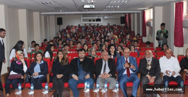 DÜNYA Pİ GÜNÜ COŞKUYLA KUTLAND