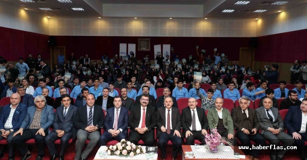 İstanbul’da liseli gençler Osmanlıca yarışacak