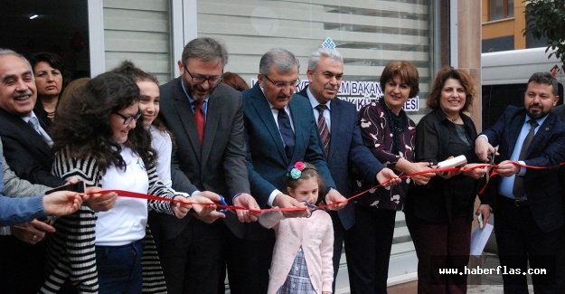 Zeytinburnu Halk Kütüphanesi Açıldı
