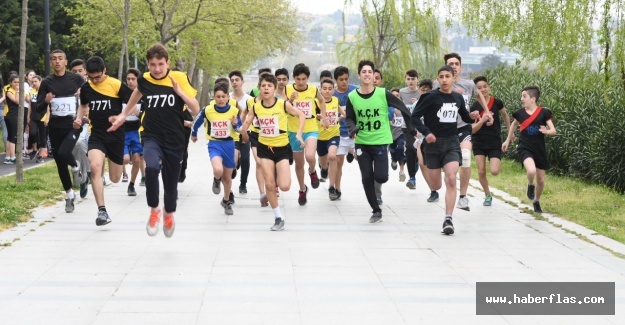 23 NİSAN KOŞUSU YAPILDI