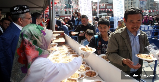 40 Bin Kişilik Türkistan Pilavı ve Hamsi Şöleni Başlıyor