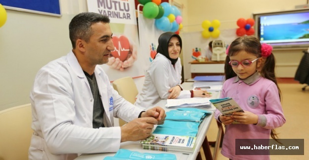 Başakşehir Belediyesi, ‘Sağlıklı nesiller mutlu yarınlar’ parolasıyla ilçe genelindeki ilköğretim okullarına yönelik genel sağlık taraması başlattı.