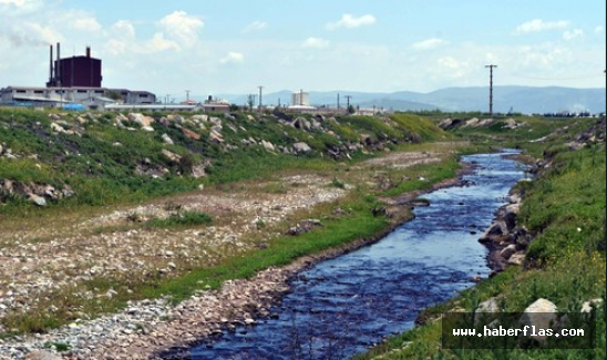 KAHRAMANMARAŞ'TA FABRİKALAR ÇEVREYİ KİRLETİYOR!