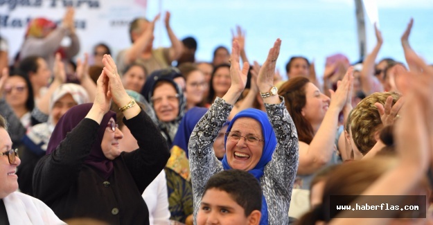 Maltepeli kadınların Boğaz keyfi sürüyor