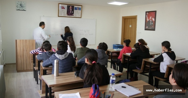 Büyükçekmece Belediyesi, sömestr tatilinde de öğrencilerin yanında