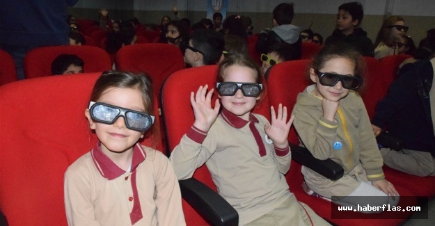 12 bin çocuğun 3D sinema keyfi