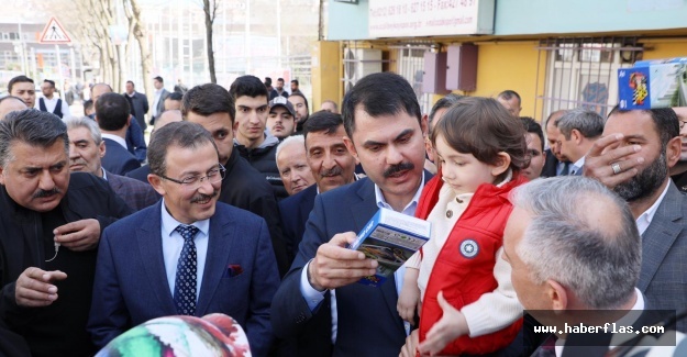 Bakan Kurum Eyüpsultan'da vatandaşlarla bir araya geldi.