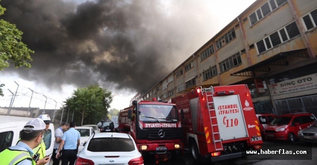 Mahalle sakinleri alevlere kovayla su döktü