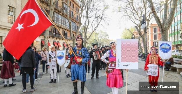 Altınköprü Türkiye'yi Temsil Ediyor