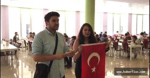ÜNİVERSİTELİLER ANNELER İÇİN AYAĞA KALKTI