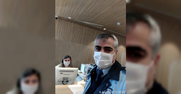 ATM’de unutulan parayı zabıta memuru buldu