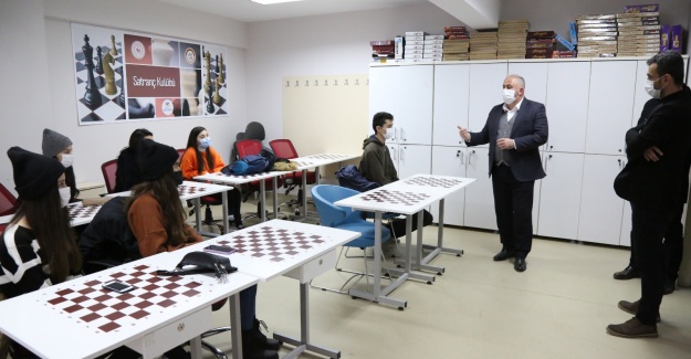 Başkan Üner’den Gençlere Büyük Destek