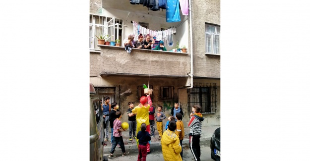 Balkondan yarışıp kazandılar