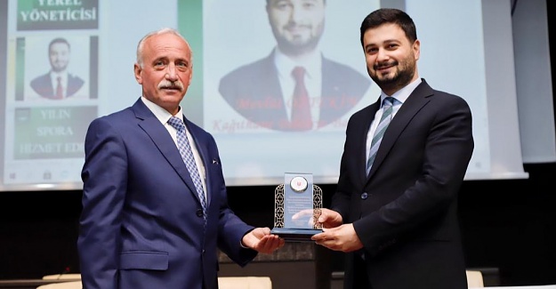 BAŞKAN ÖZTEKİN'E 'EN İYİ YEREL YÖNETİCİ' ÖDÜLÜ