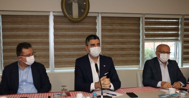 Başkan Gökhan Yüksel Kartal’ın Muhtarları ile Bir Araya Geldi