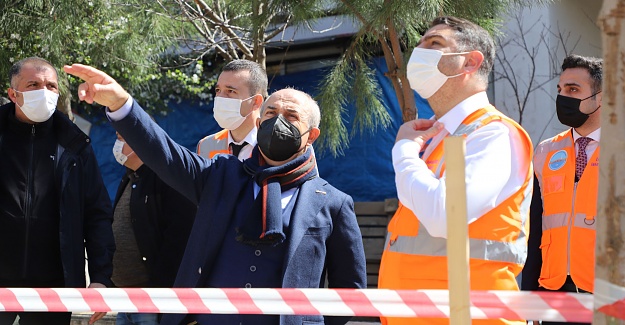 Büyükçekmece’de risk taşıyan 2 bina yıkıldı