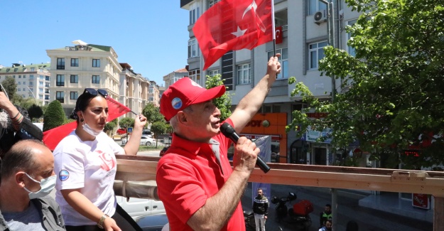 19 Mayıs coşkusu balkonlara taştı