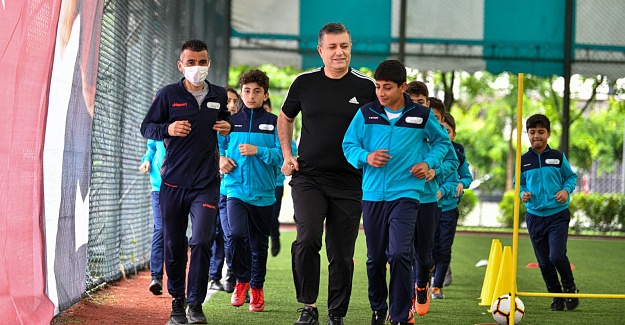 Bozkurt, çocuklarla spor yaptı