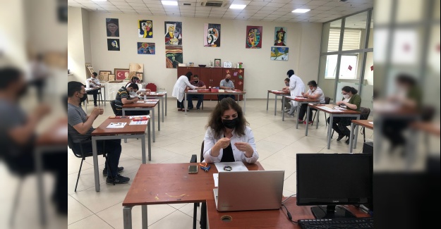 Engellilerin boncuk dizmesi annelere gelir oldu