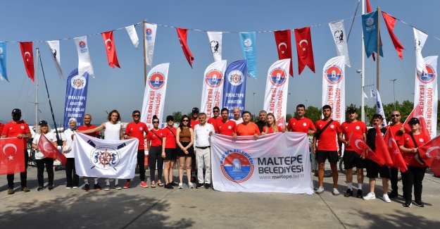 Maltepe sahilde özgürlüğe kürek çektiler