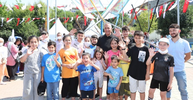 Sultangazi Belediyesi’nden çocuklara Bayram sürprizi