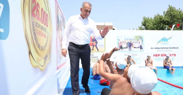 Sultangazi'de yüzme havuzları açıldı