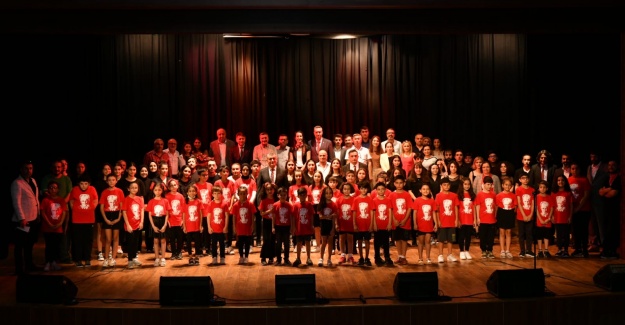 Esenyurt’ta 30 Ağustos oratoryosu göz kamaştırdı