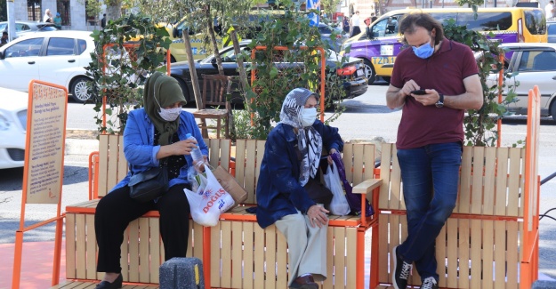 İstanbul'da ilk: Yayalara ve bisikletlilere özel durak