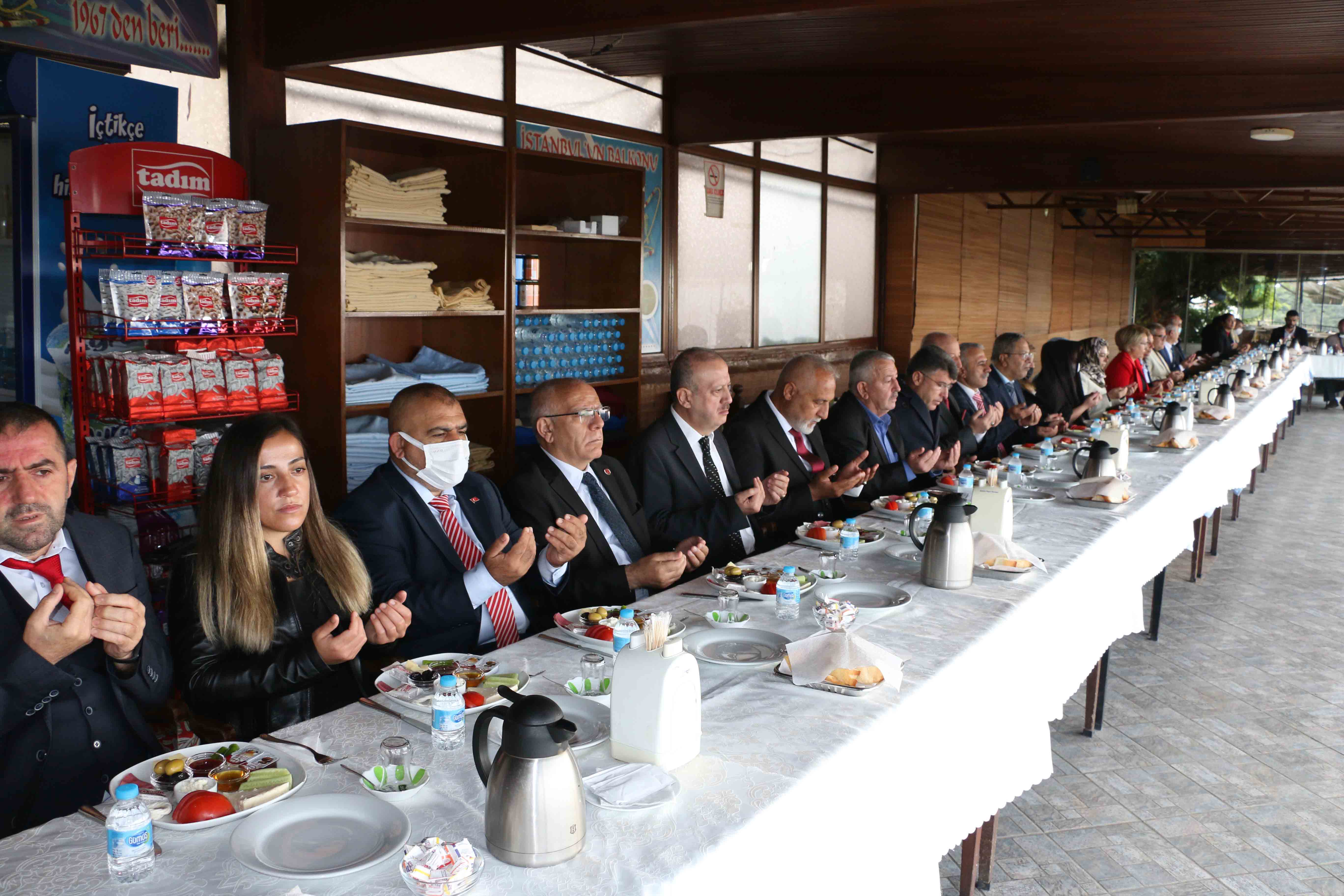 Kartal’da Muhtarlar Günü buruk kutlandı