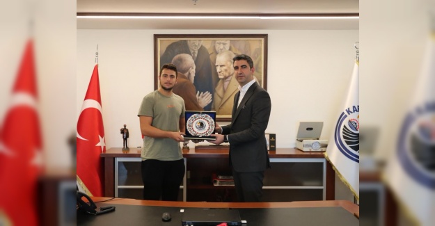 Şampiyon kürekçiden Yüksel’e ziyaret