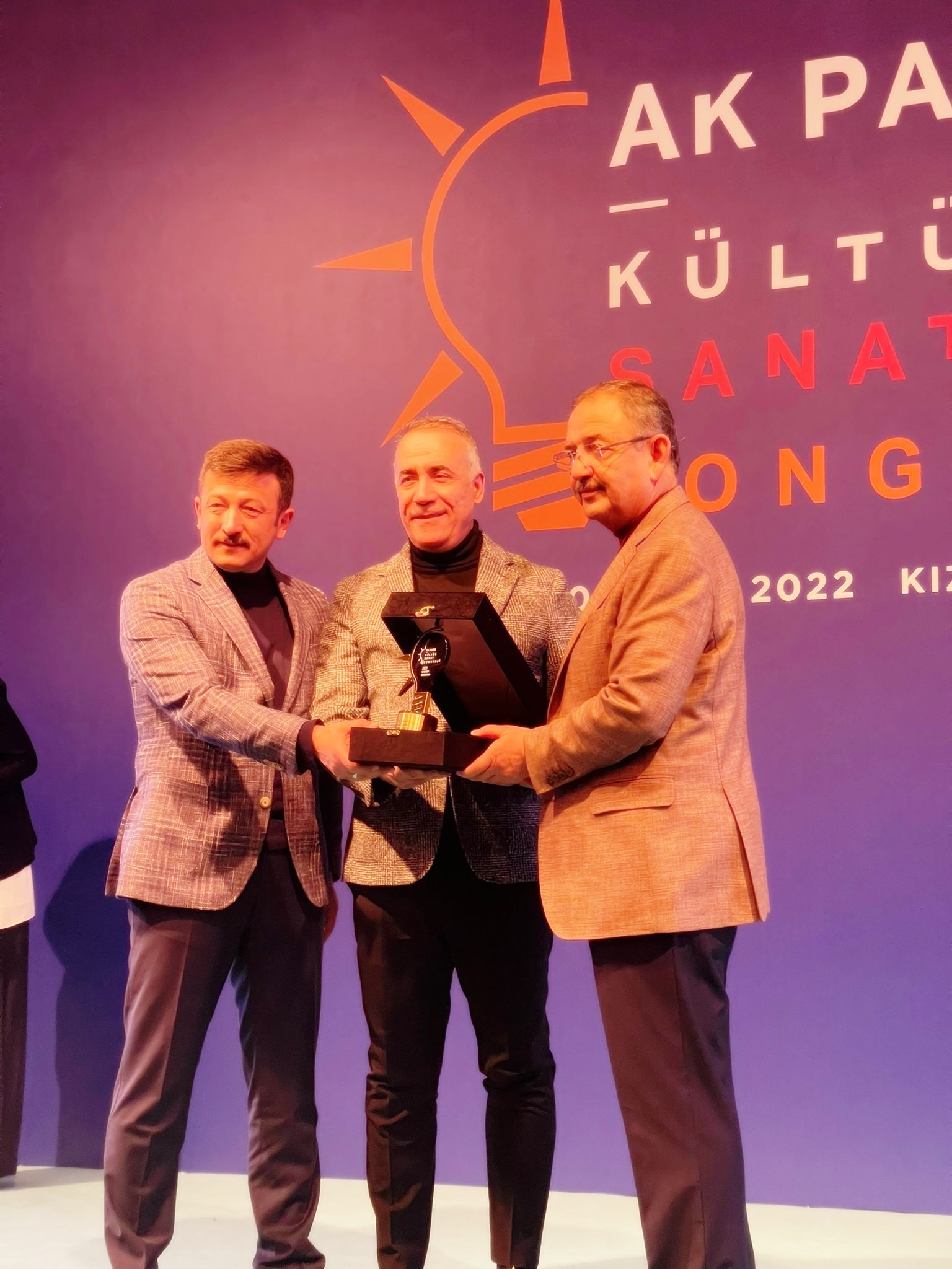 Sultangazi Belediyesi, Yılın En İyi Kültür ve Sanat Sezonu Ödülünü Aldı