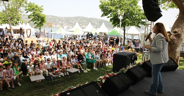 EDEBİYAT GÜNLERİ DOLU DOLU PROGRAMLARLA DEVAM EDİYOR