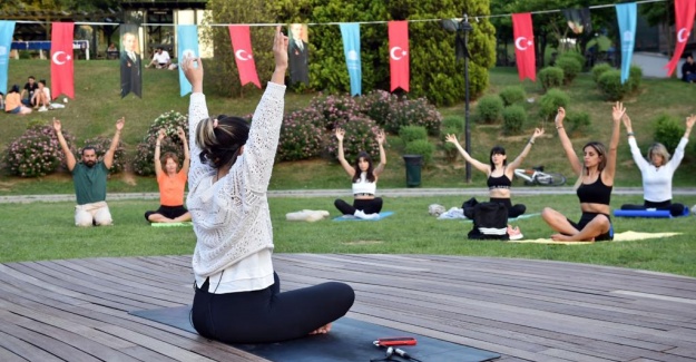 BEŞİKTAŞ’TA ULUSLARARASI YOGA GÜNÜ’NDE ETKİNLİK DÜZENLENDİ