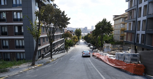 BEYLİKDÜZÜ’NÜN KALDIRIMLARI YENİLENİYOR