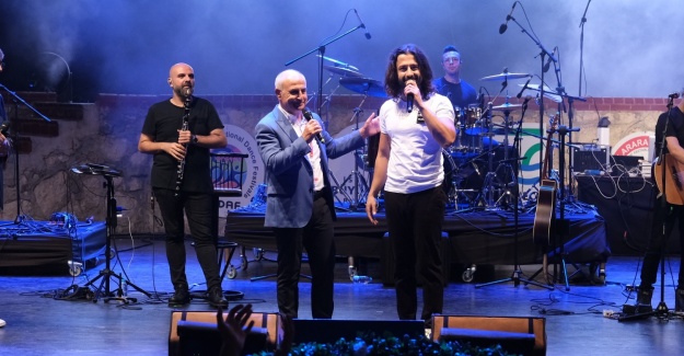 KORAY AVCI SESİYLE FESTİVALE DAMGASINI VURDU