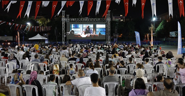Başkan Dursun Sultangazililerle birlikte film keyfi yaptı