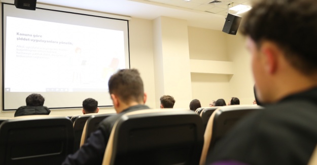 Sultangazi’de ‘Kadına Yönelik Şiddetle Mücadele Eğitimi’ semineri