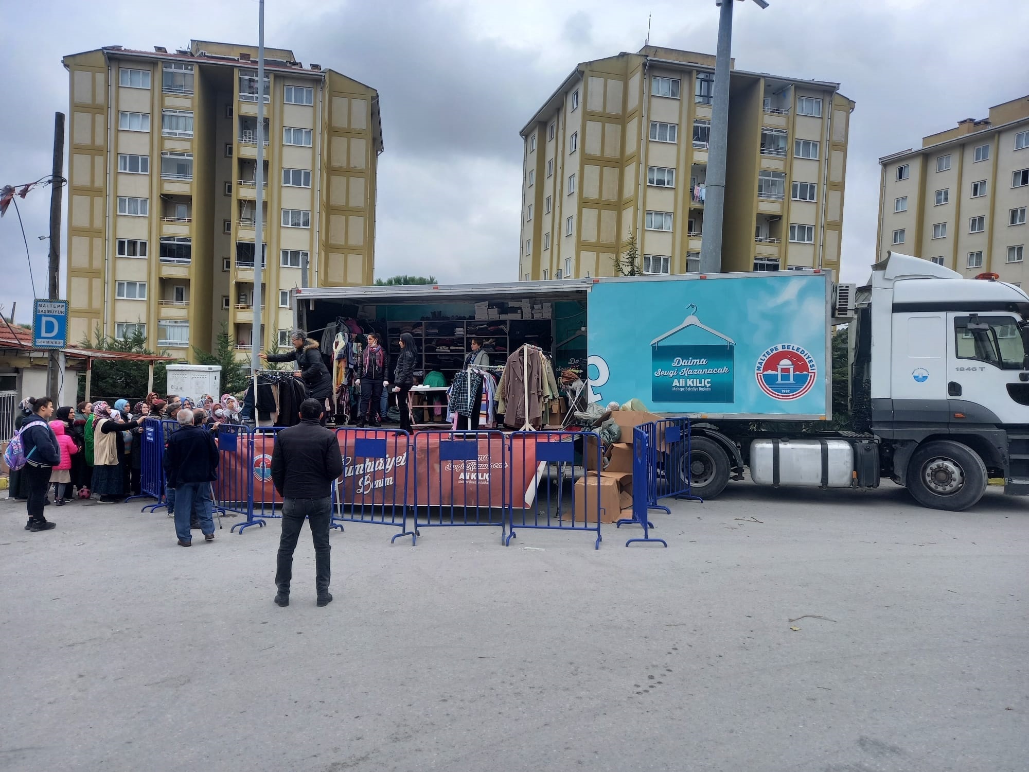 Maltepe Belediyesi 5 Ayda 5 Bin Giysi Dağıttı