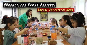 Öğrencilere Karne Hediyesi Kartal Belediyesi'nden