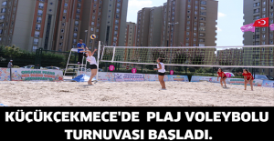 Küçükçekmece'de  plaj voleybolu turnuvası başladı.