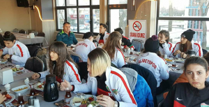 Öğretmenevinden, Alibeyli bayanlara kahvaltı