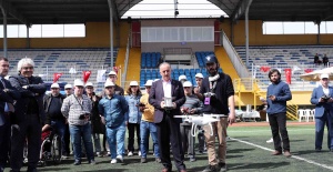 Down Sendromlulardan nefes kesen drone gösterisi