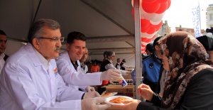 20 Bin Kişiye 800 Tepsi Börek İkram Edildi