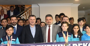 Bakan Bak’tan Esenyurt’a spor kompleksi sözü