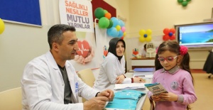 Başakşehir Belediyesi, ‘Sağlıklı nesiller mutlu yarınlar’ parolasıyla ilçe genelindeki ilköğretim okullarına yönelik genel sağlık taraması başlattı.