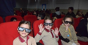 12 bin çocuğun 3D sinema keyfi
